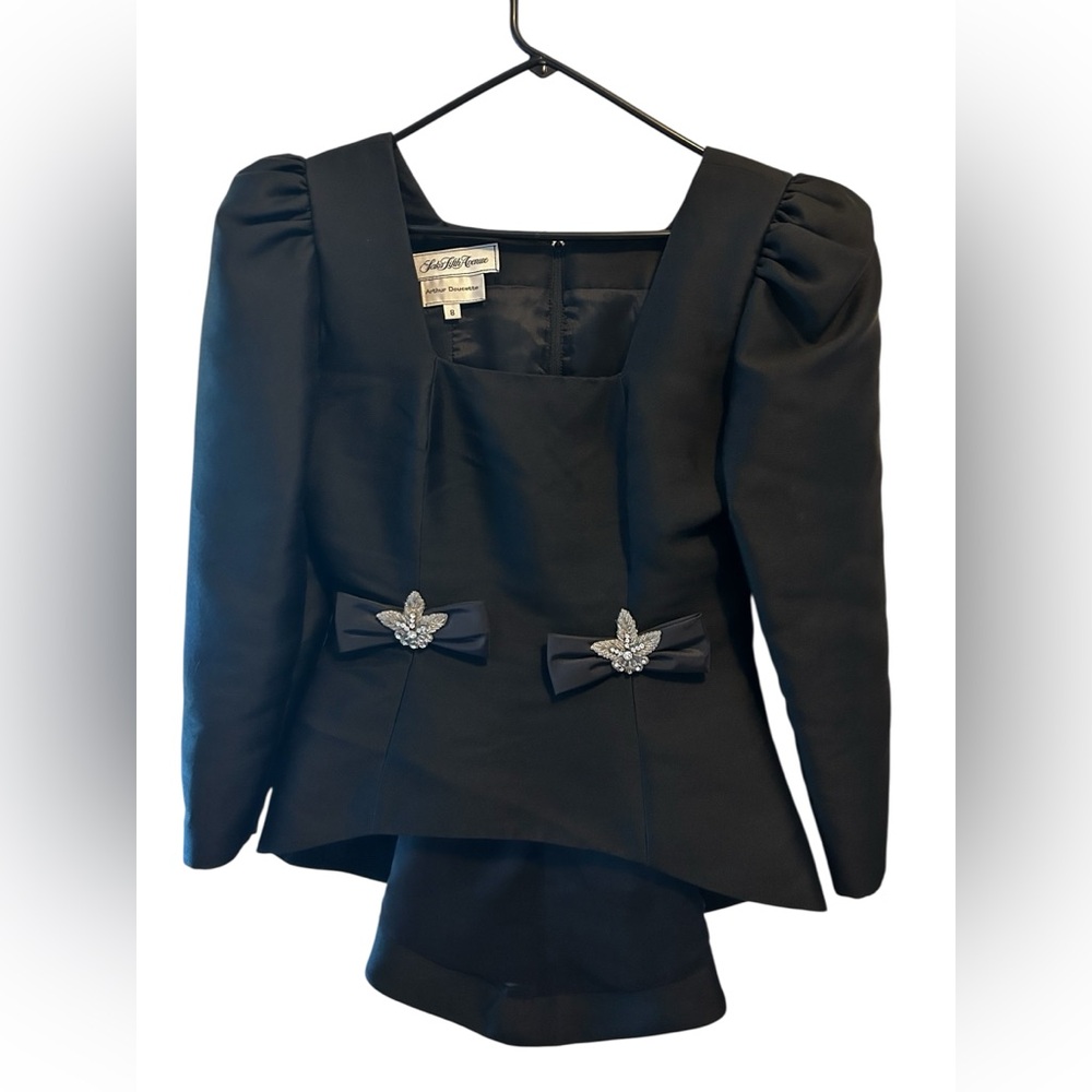 Saks Fifth Avenue Elegant Black Women's Jacket with Embellished Bows two piece